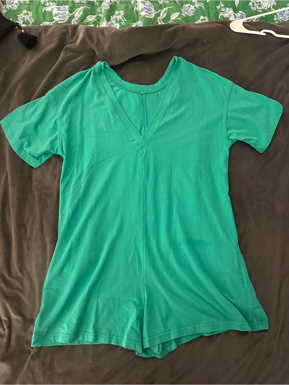Women’s Green V-Neck Short Sleeve Romper